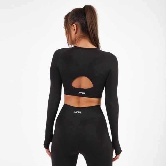NWOT MOTION SEAMLESS LONG SLEEVE CROP TOP - Picture 3 of 9